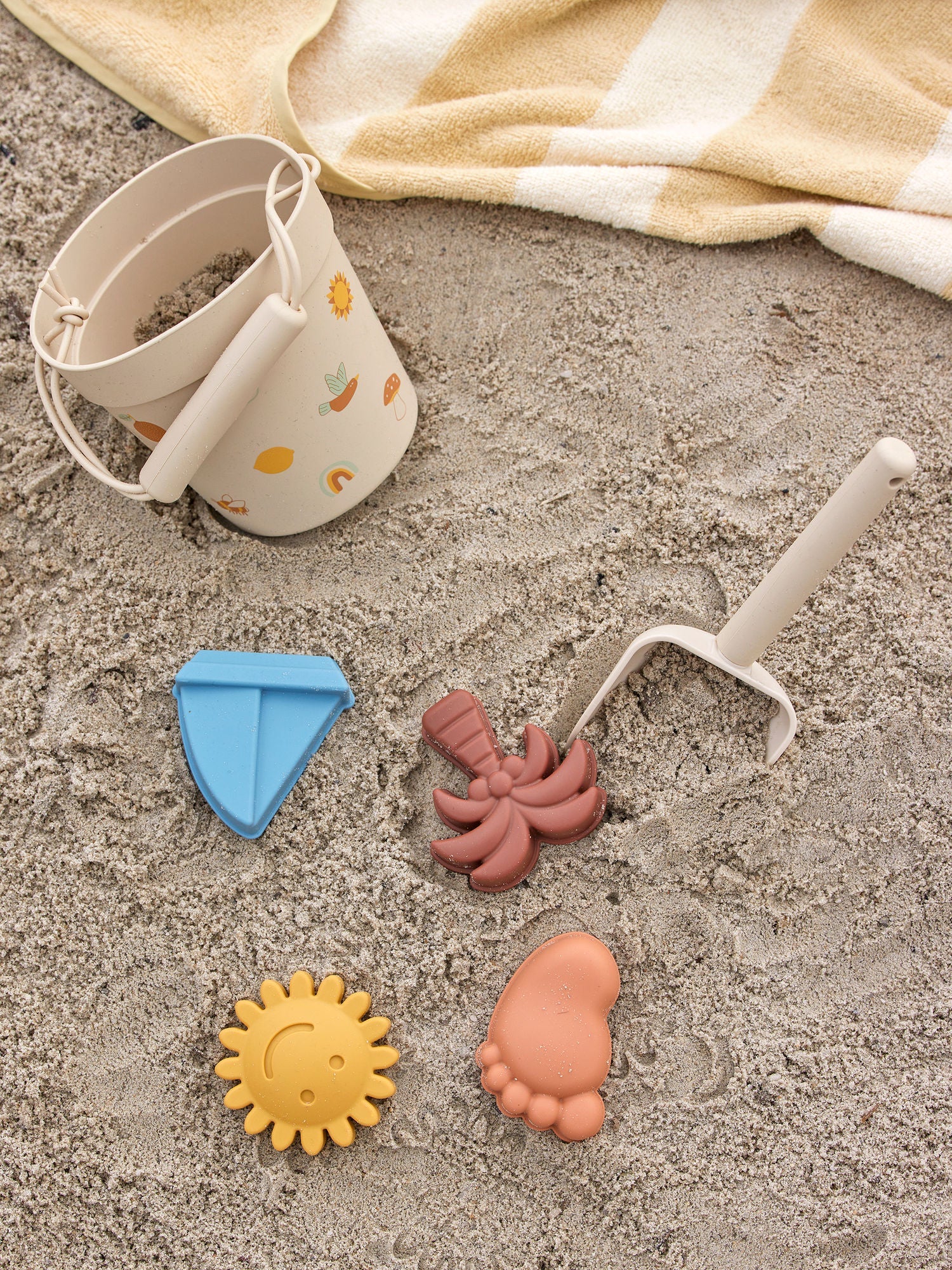 Bloomingville MINI Agnes Beach & Sand Toy, Nature, Silicone