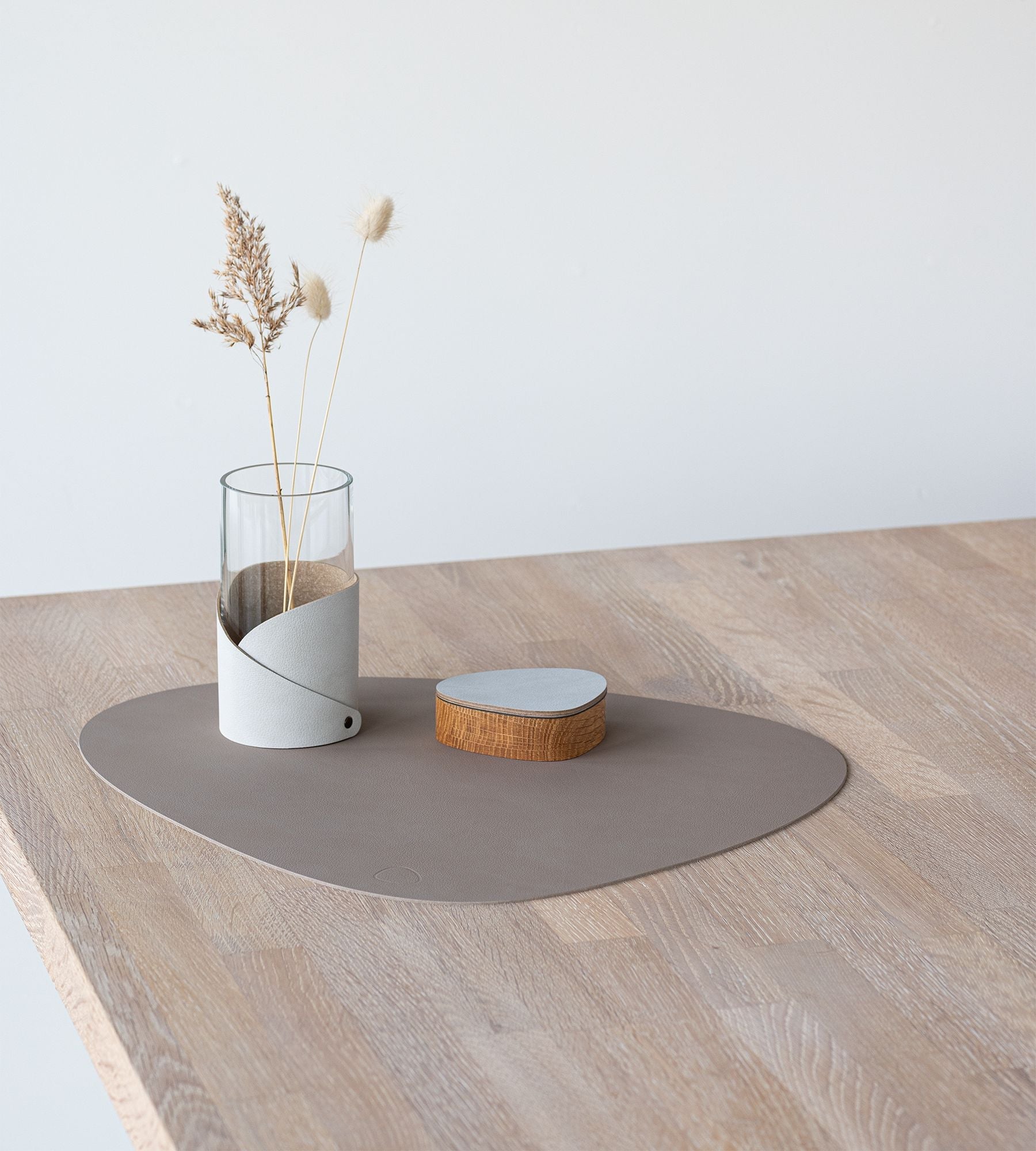 Lind Dna Table Mat Curve L, Clay Brown