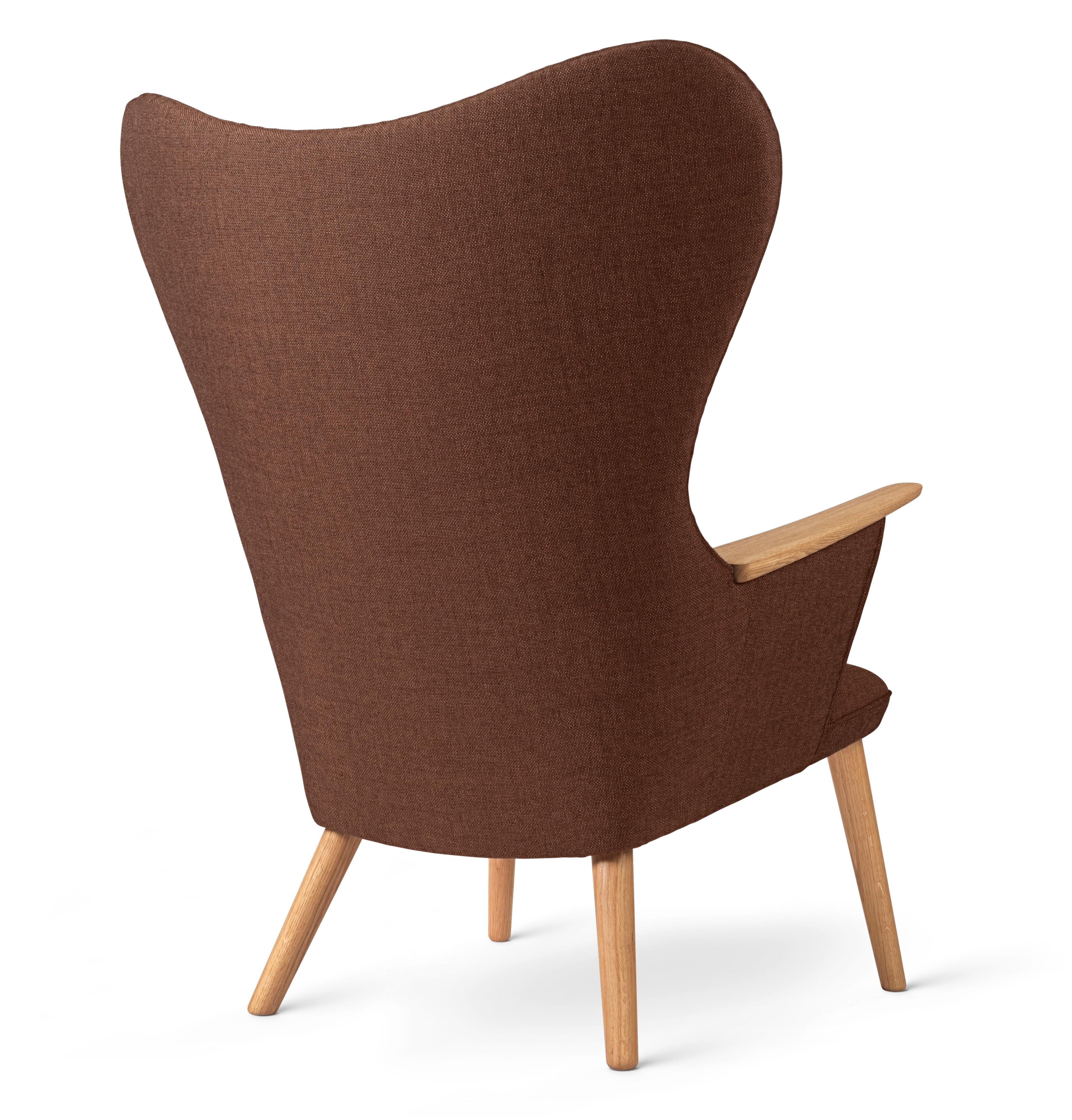 Carl Hansen Ch78 Mama Bear Lounge Chair, Oak Oiled/Passion 7101