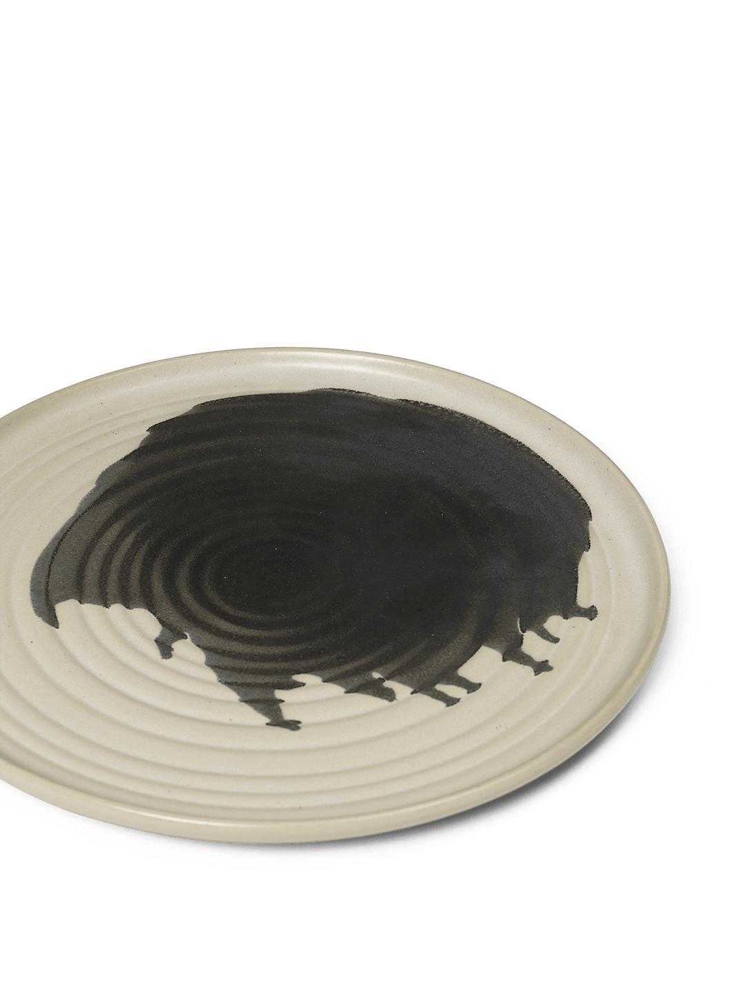 Ferm Living Omhu Plate Medium, Off White/Charcoal