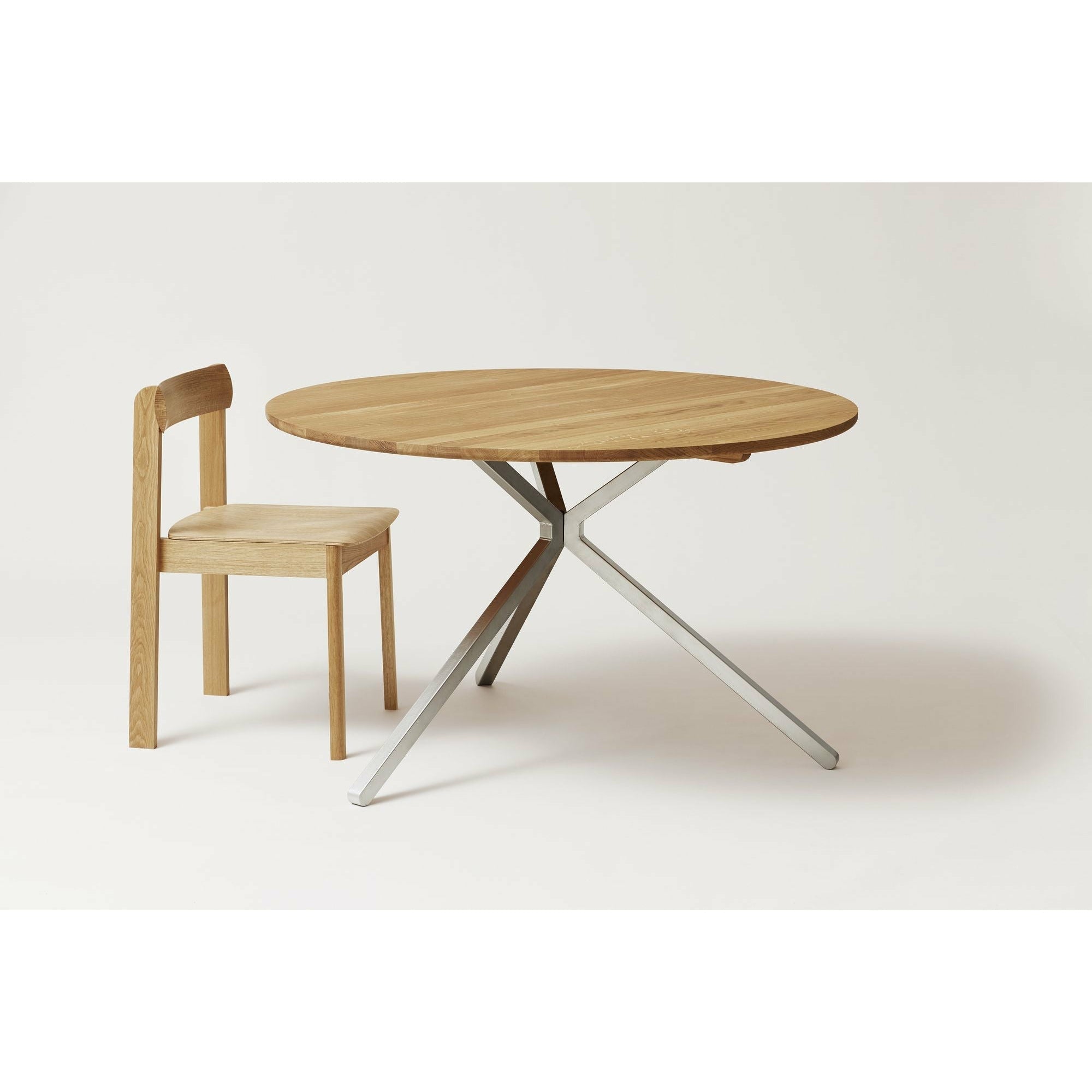 Form & Refine Frisbee Table ø120 Cm. Oak