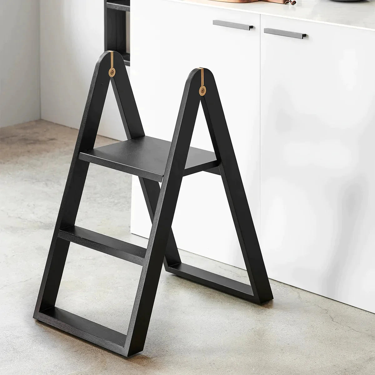 Gejst Reech Stepladder, Black