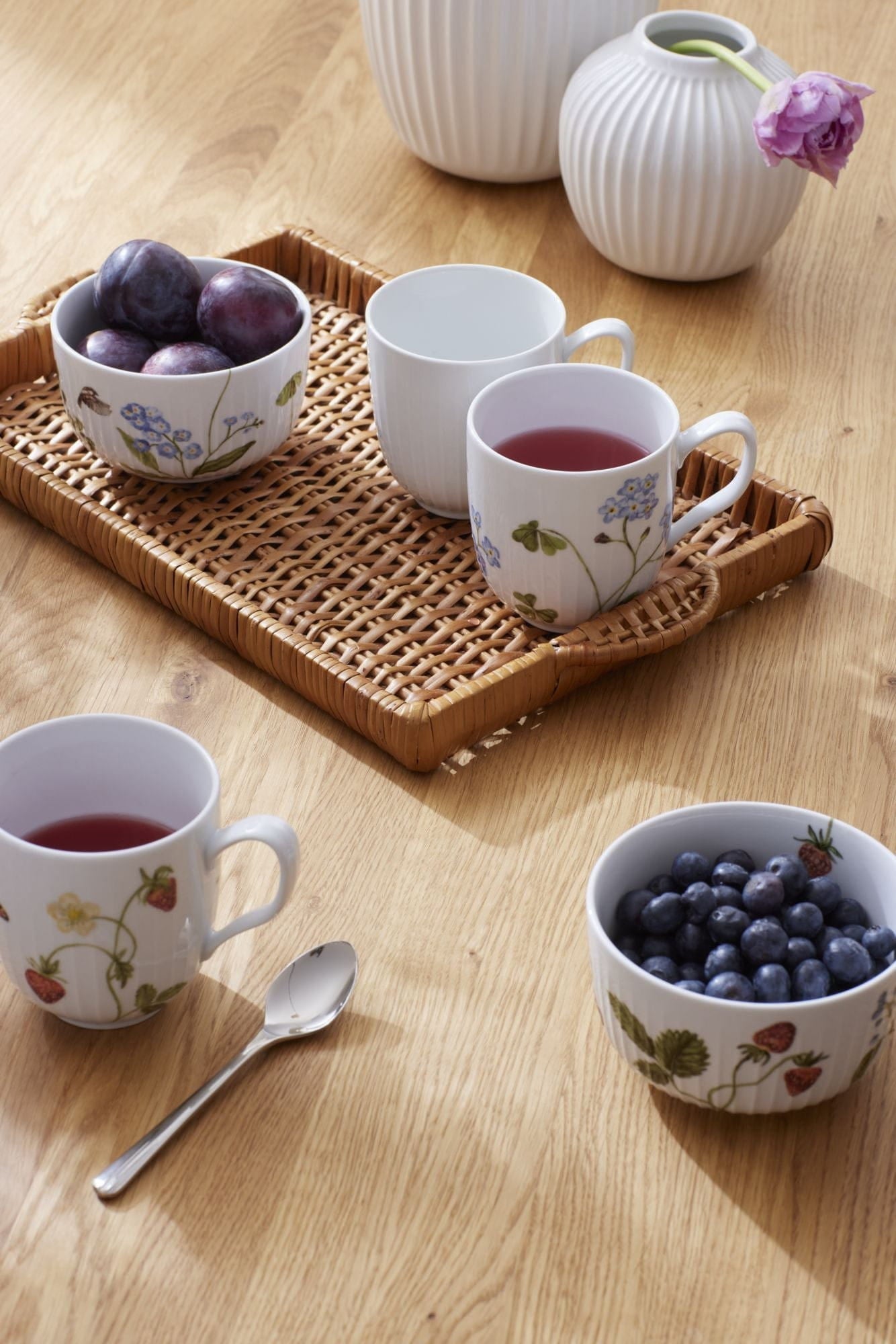 Kähler Hammershøi Summer Mug 330 Ml, Buzzer Berries