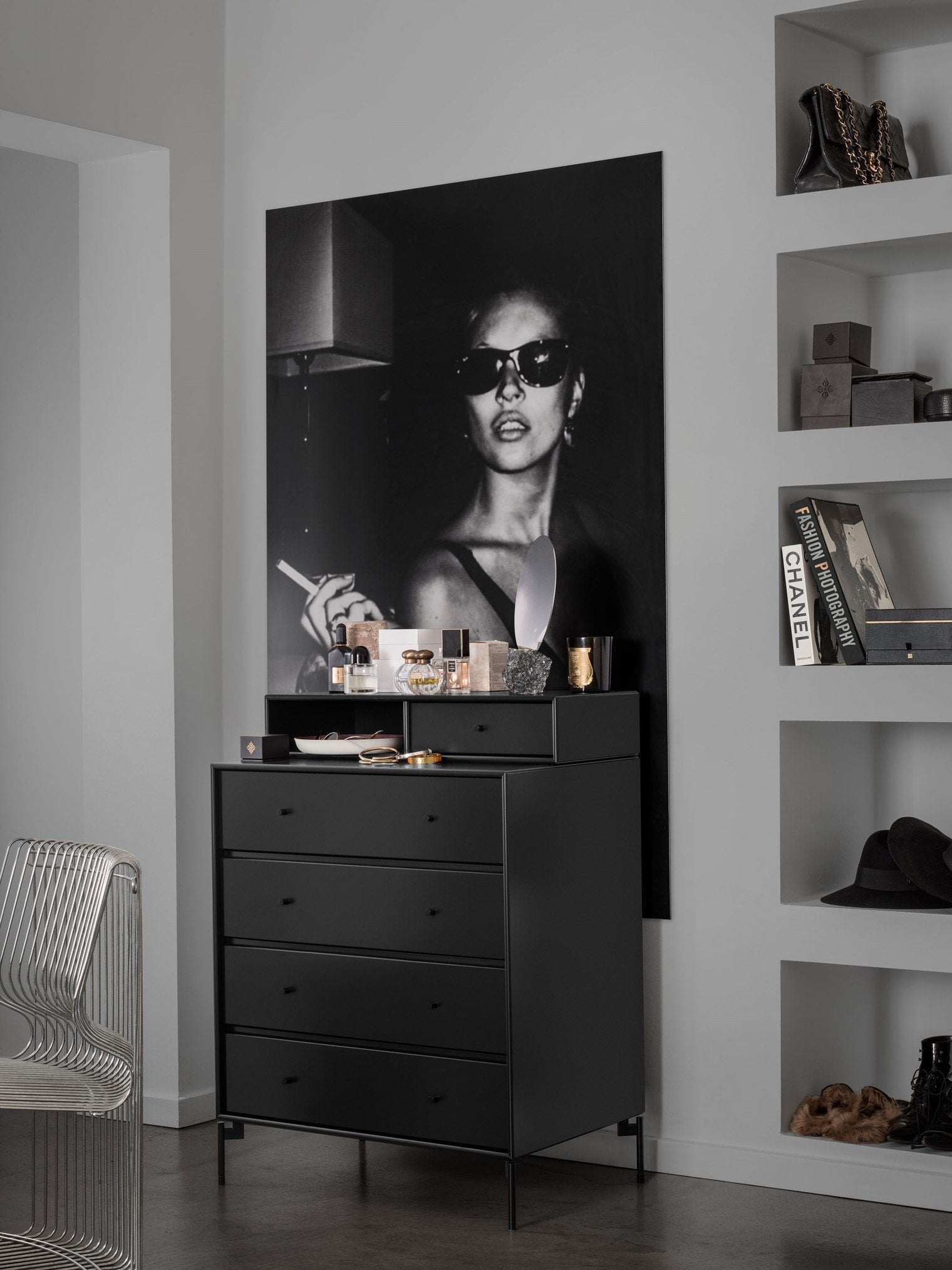 Montana Keep Chest Of Drawers With Suspension Rail, Carbon Black