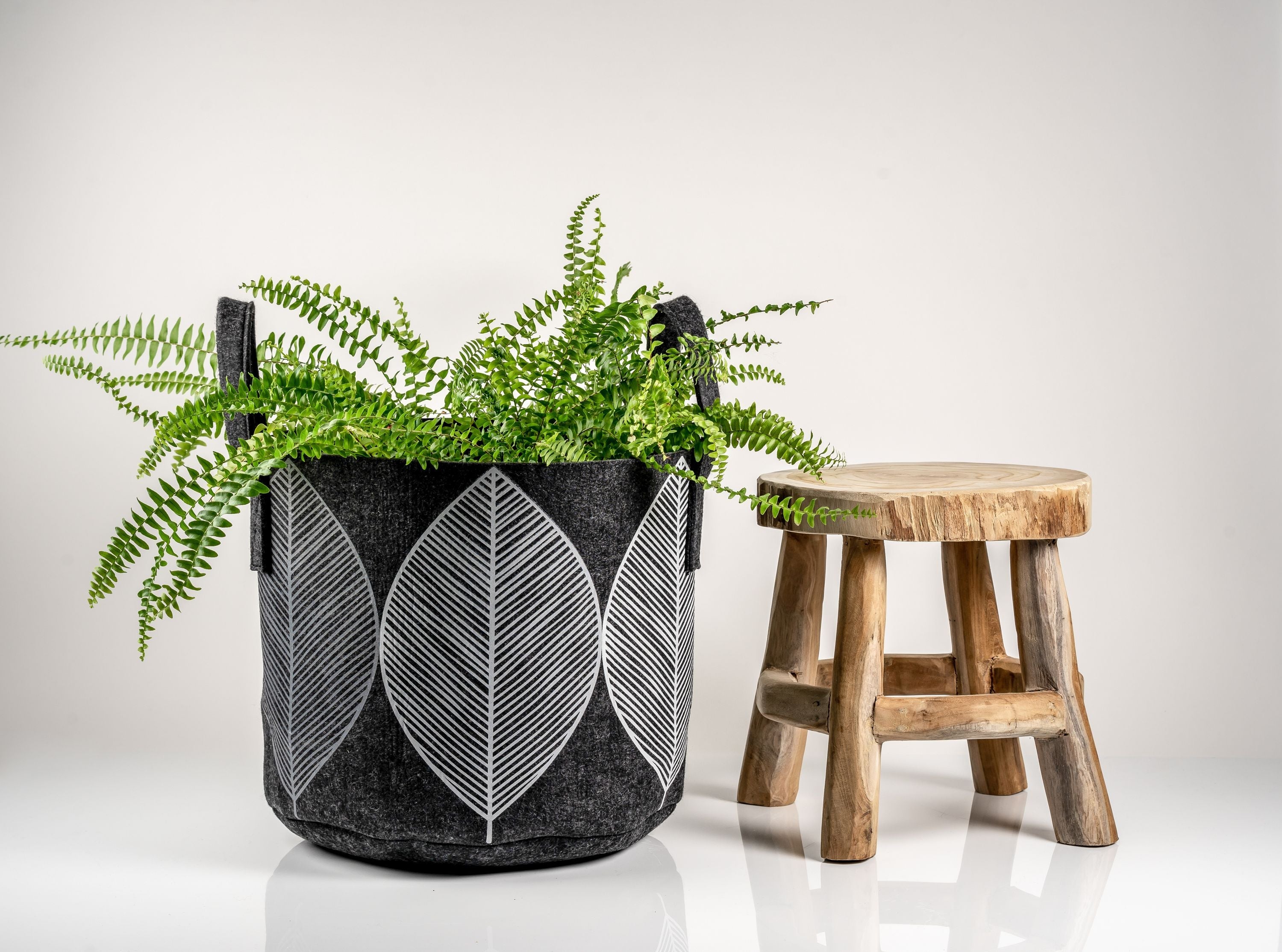 Muurla Storage Basket Leaf, Dark Grey