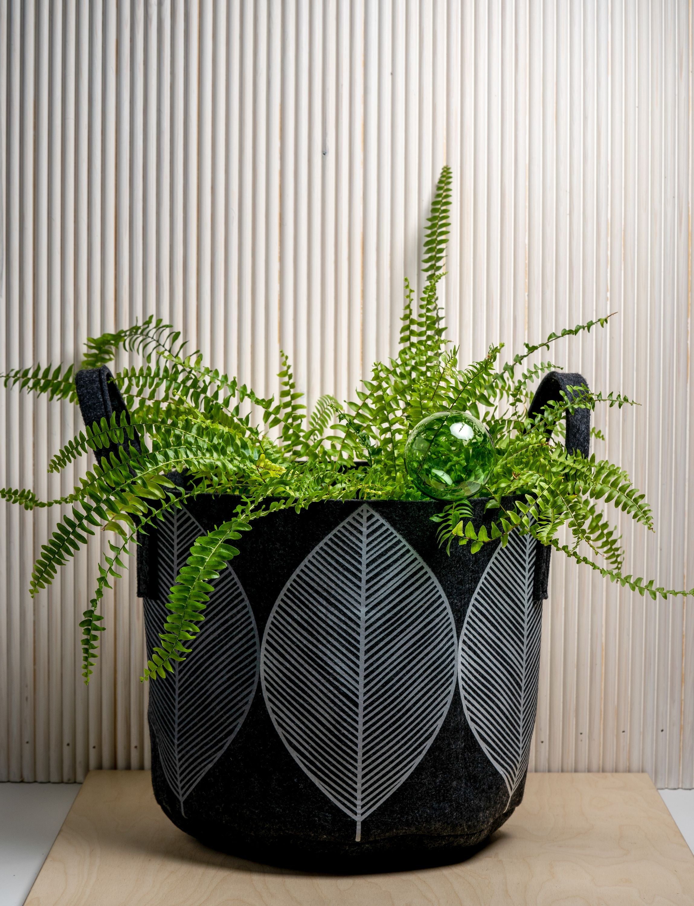 Muurla Storage Basket Leaf, Dark Grey