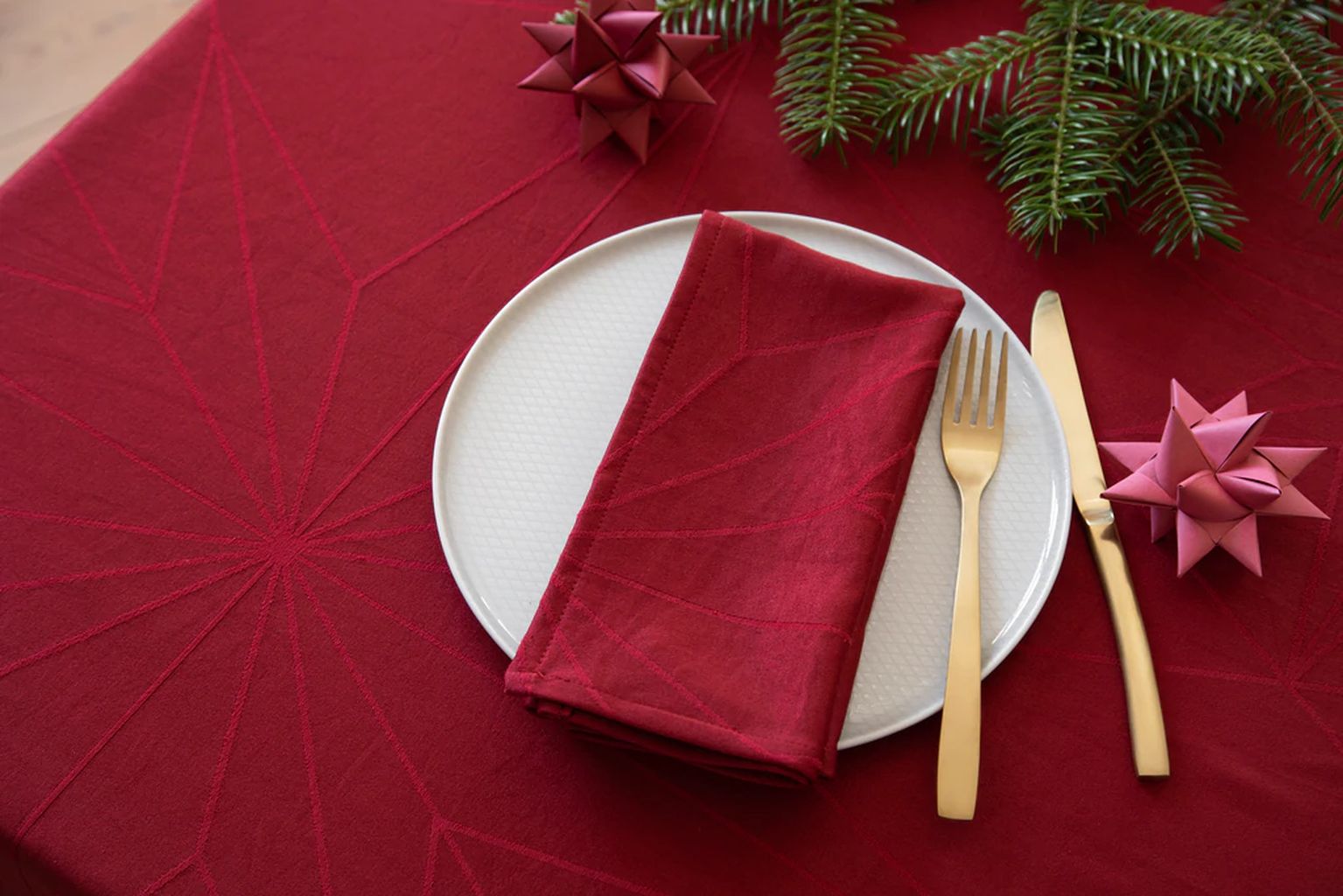 Novoform Design Stars Tablecloth 220 Cm, Advent Red