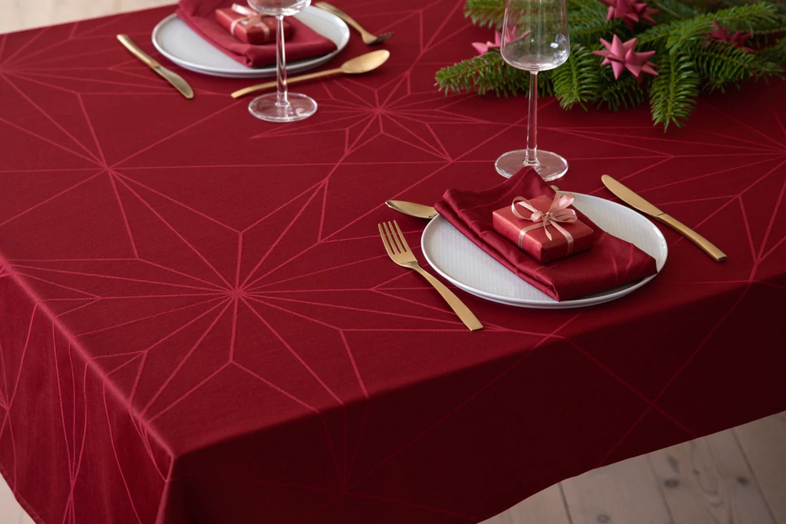 Novoform Design Stars Tablecloth 320 Cm, Advent Red