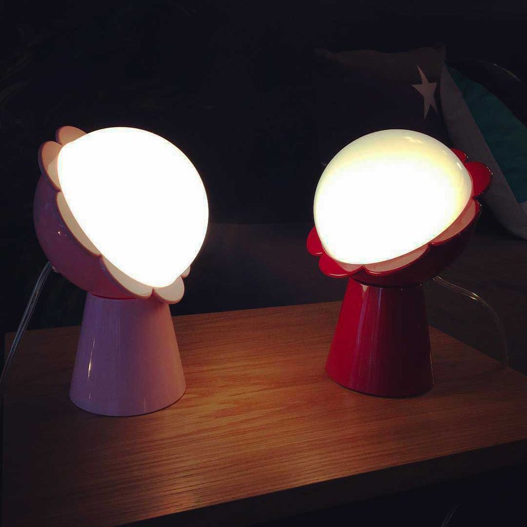 Qeeboo Daisy Table Lamp By Nika Zupanc, Grey