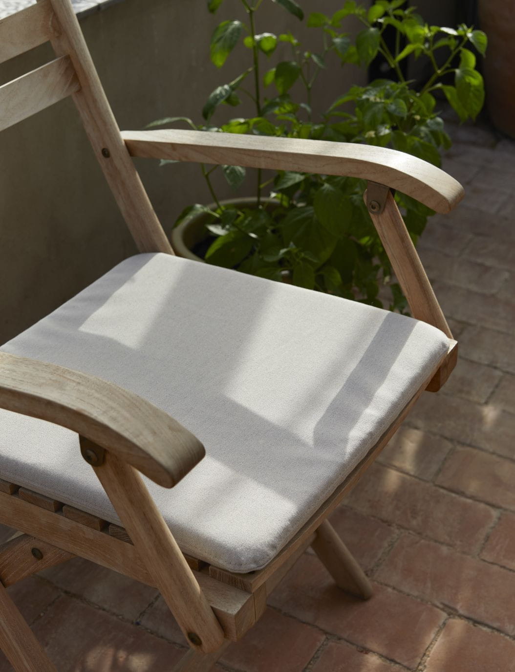 Skagerak Selandia Folding Chair With Armrests