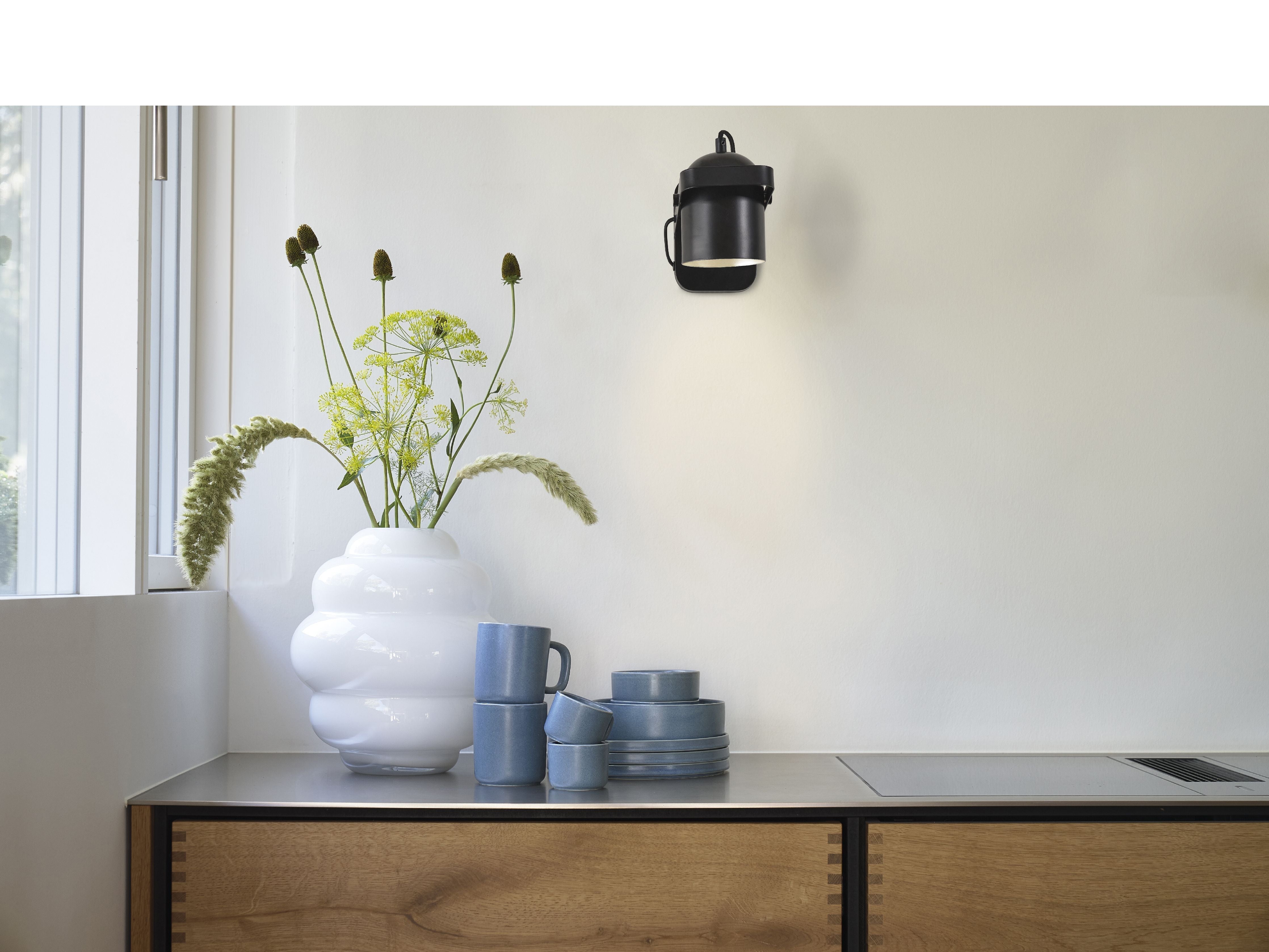 Villa Collection Nesvik Wall Lamp, Black