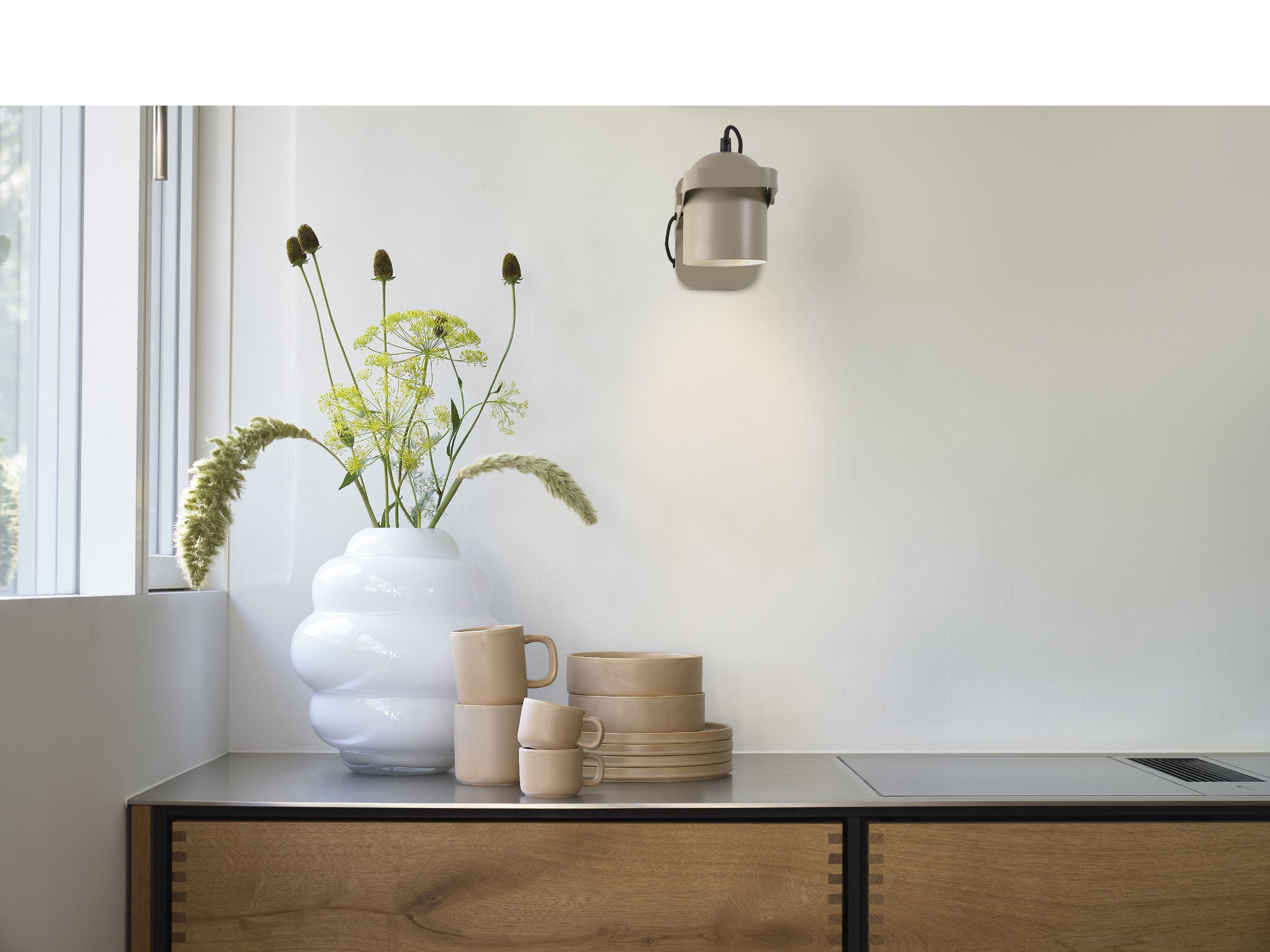 Villa Collection Nesvik Wall Lamp, Sand