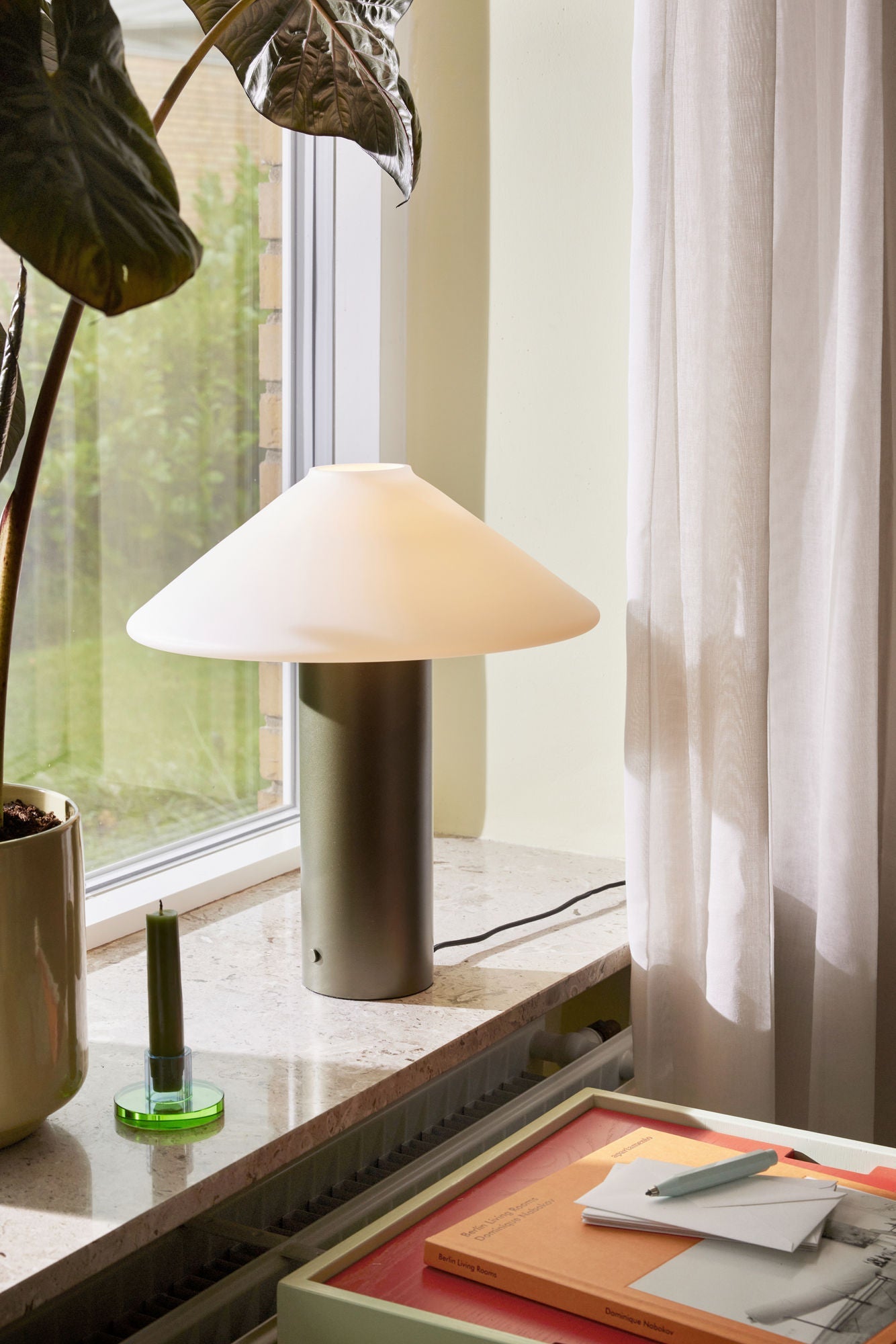 Hübsch Orbit Table Lamp Dark green