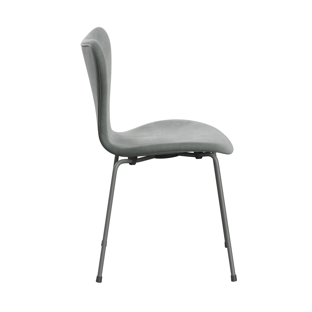 Fritz Hansen 3107 Chair Full Upholstery, Silver Grey/Belfast Velvet Seal Grey