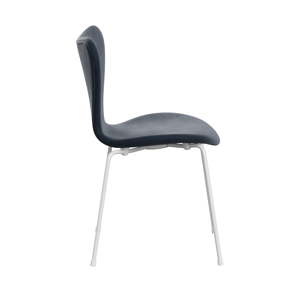 Fritz Hansen 3107 Chair Full Upholstery, White/Belfast Velvet Grey Blue