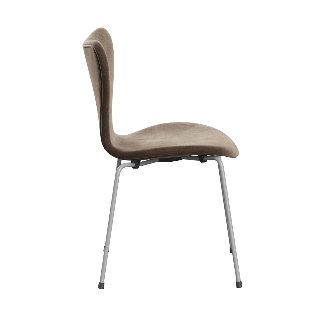 Fritz Hansen 3107 Chair Full Upholstery, Nine Grey/Belfast Velvet Grey Brown