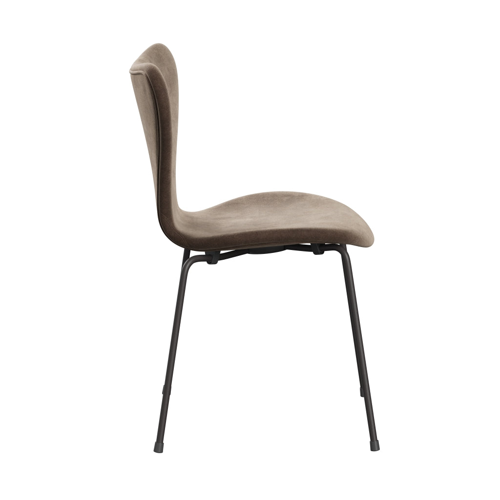 Fritz Hansen 3107 Chair Full Upholstery, Warm Graphite/Belfast Velvet Grey Brown