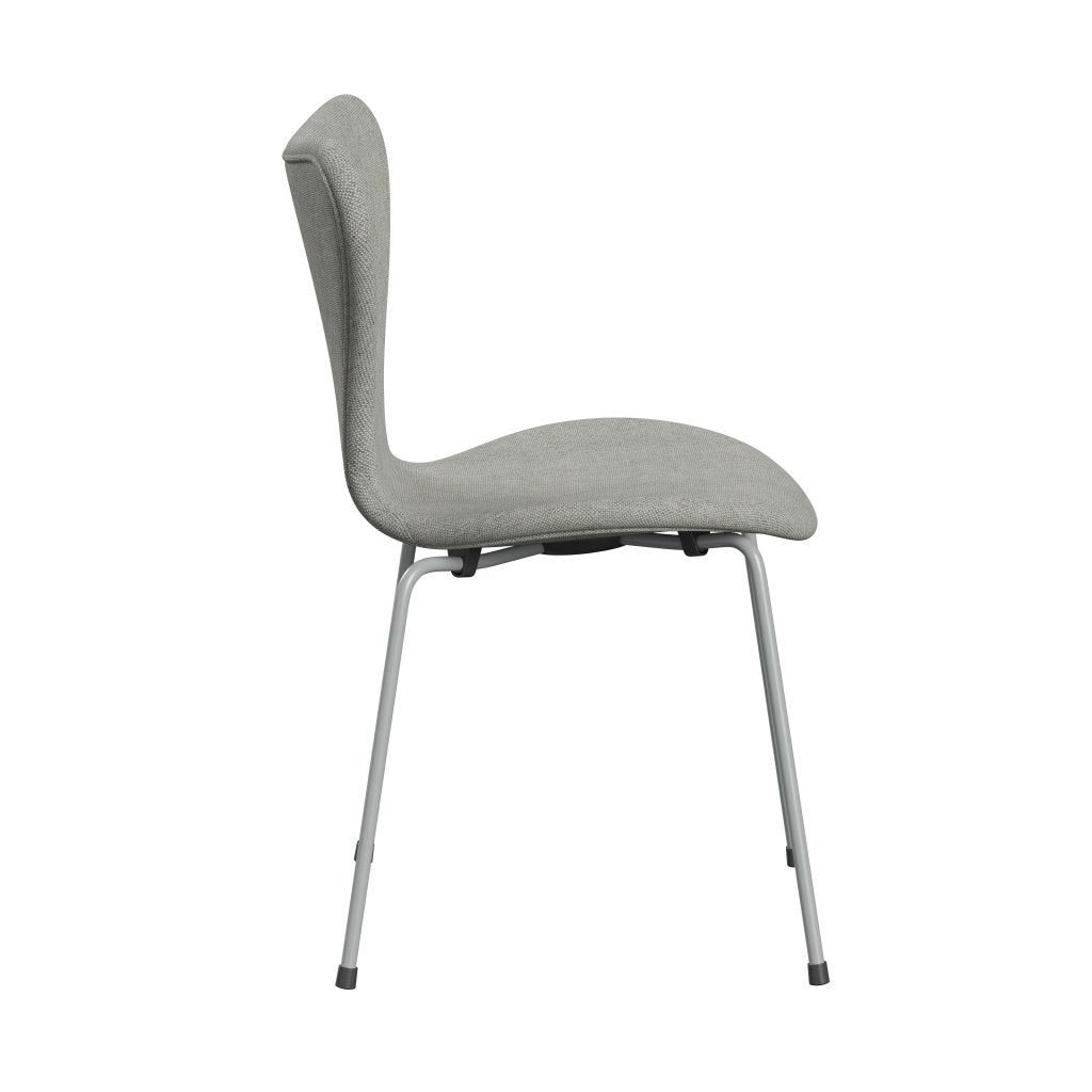 Fritz Hansen 3107 Chair Full Upholstery, Nine Grey/Hallingdal White/Grey