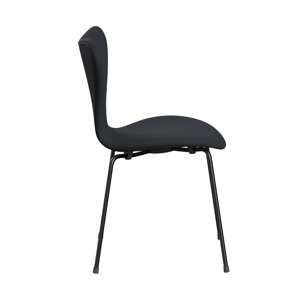 Fritz Hansen 3107 Chair Full Upholstery, Black/Fame Grey (F60003)