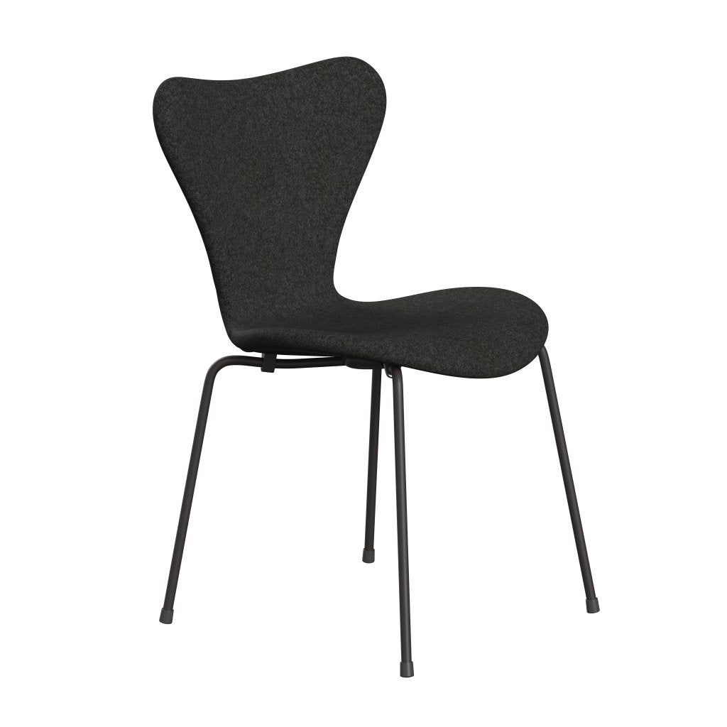 Fritz Hansen 3107 Chair Full Upholstery, Warm Graphite/Divina Melange Grey