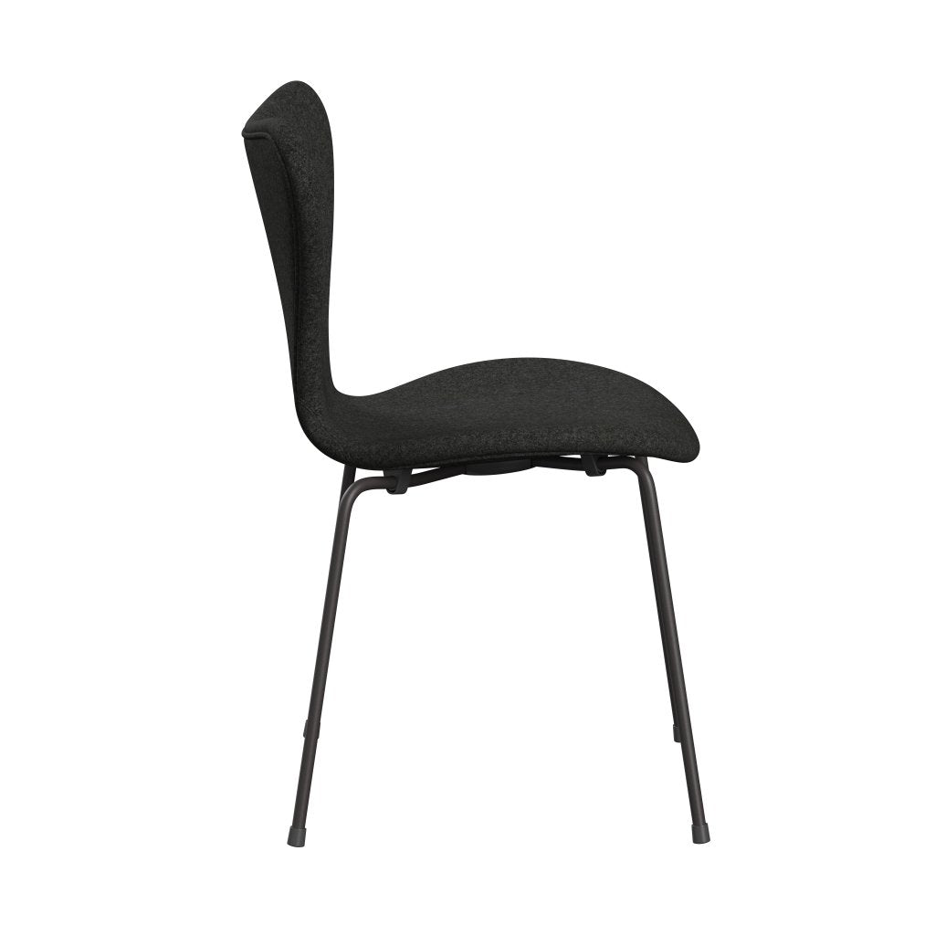 Fritz Hansen 3107 Chair Full Upholstery, Warm Graphite/Divina Melange Grey