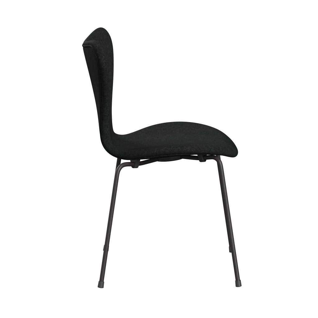 Fritz Hansen 3107 Chair Full Upholstery, Warm Graphite/Divina Melange Salt & Pepper