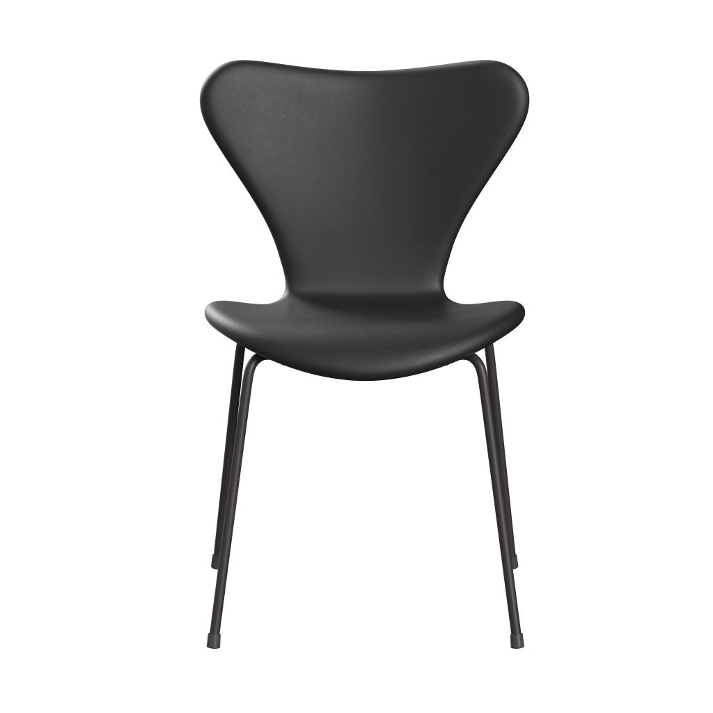 Fritz Hansen 3107 Chair Full Upholstery, Warm Graphite/Essential Black