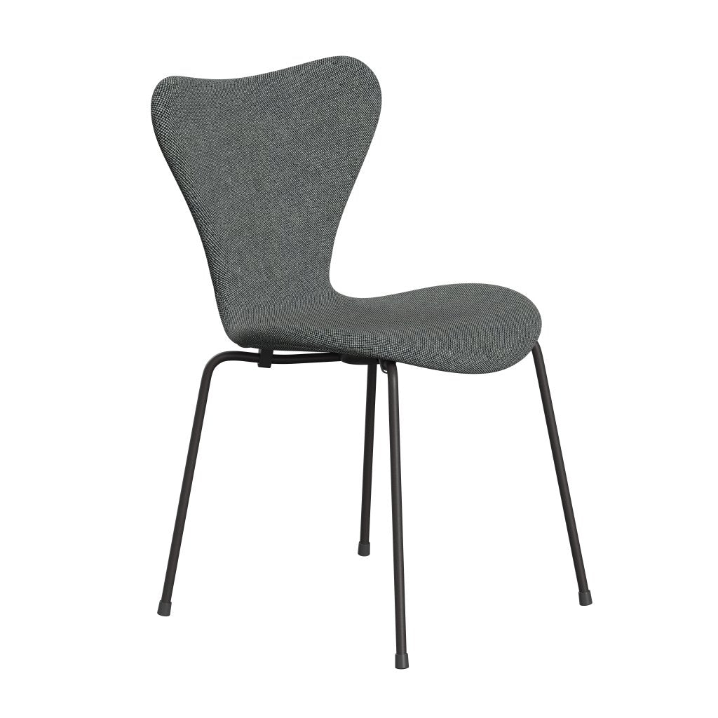 Fritz Hansen 3107 Chair Full Upholstery, Warm Graphite/Hallingdal White Black