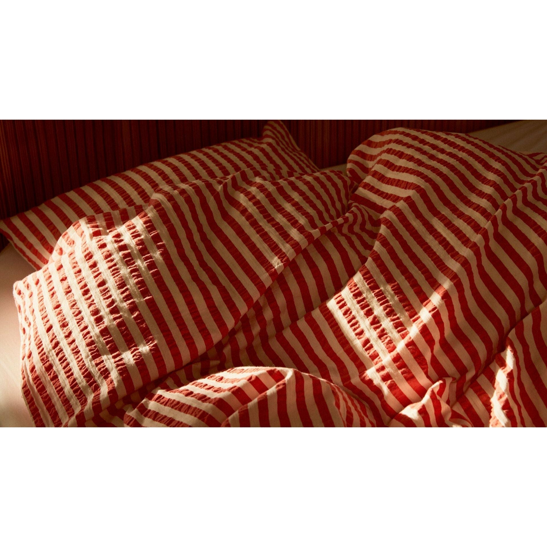 Juna Bæk & Bølge Lines Bed Linen 140x200 Cm, Chili/Birch