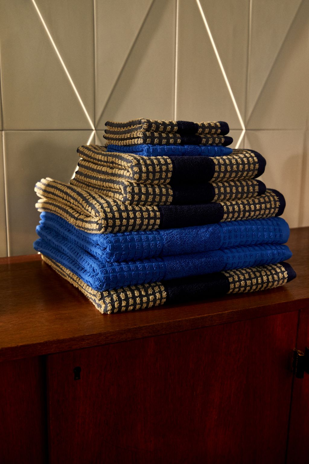 Juna Check Towel 50 X100 Cm, Dark Blue/Sand