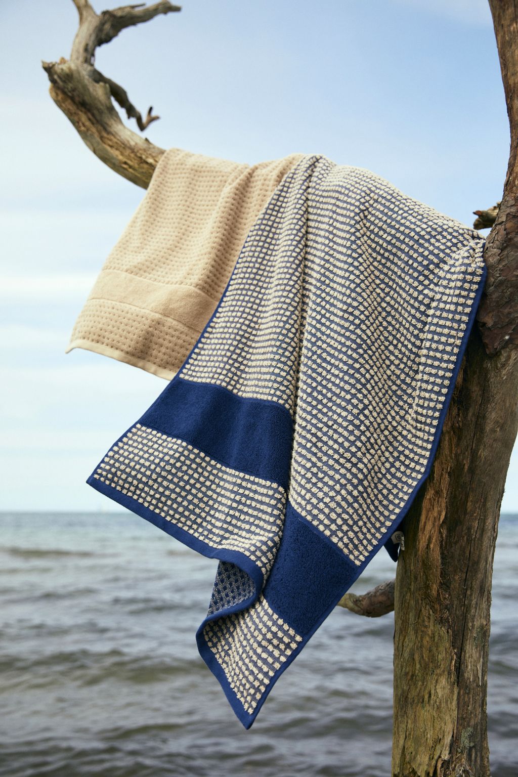 Juna Check Towel 70 X140 Cm, Dark Blue/Sand