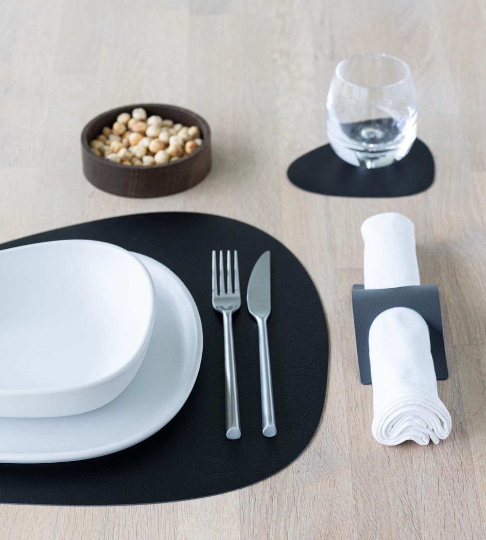 Lind Dna Curve Placemat Serene Leather L, Black