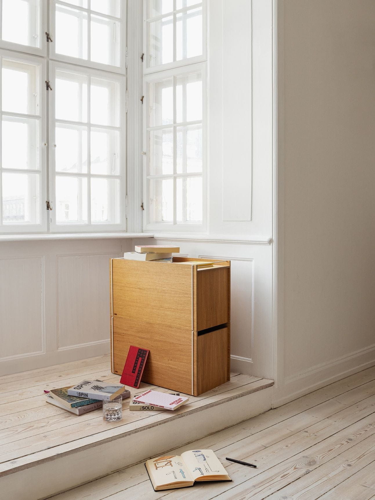 Moebe Storage Box, Oak/White