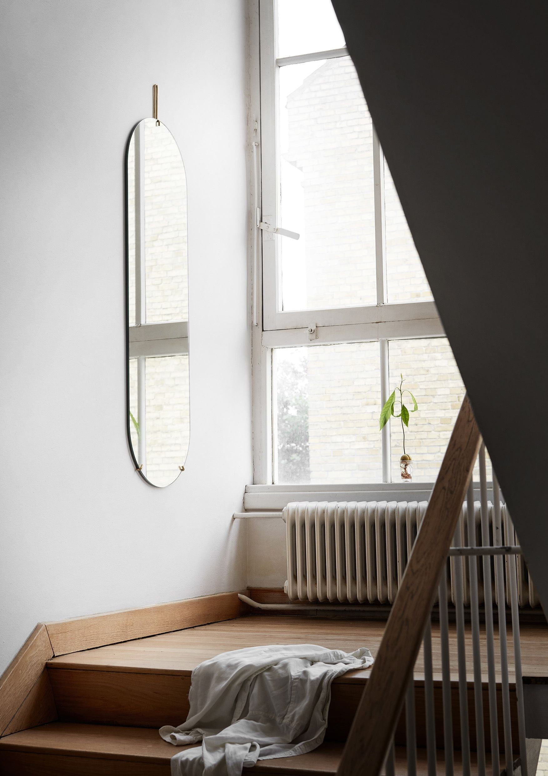 Moebe Wall Mirror 133 Cm, Brass