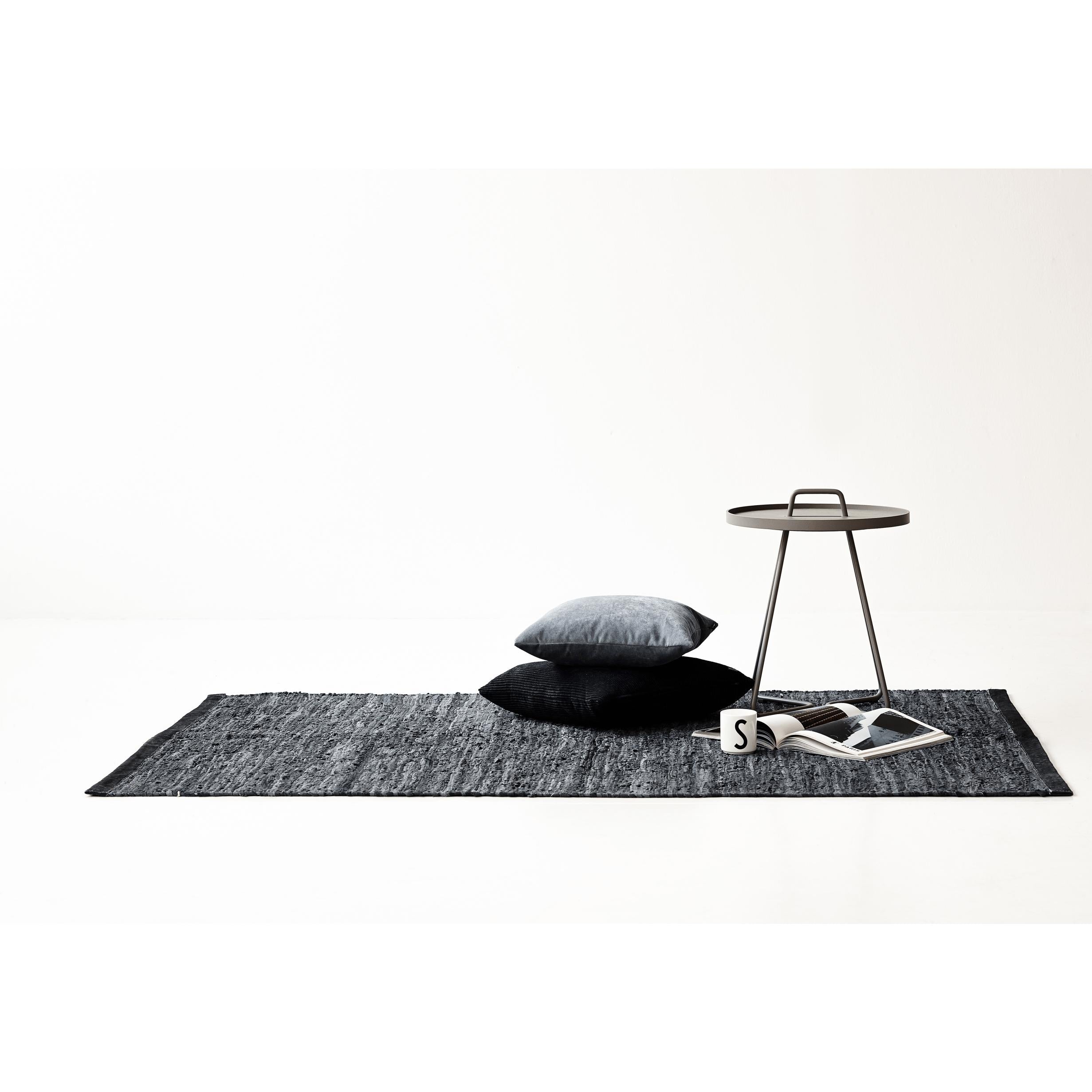 Rug Solid Leather Teppich Dark Grey, 75 x 400 cm-Teppiche-Rug Solid-5711655105037-10503-RUG-inwohn