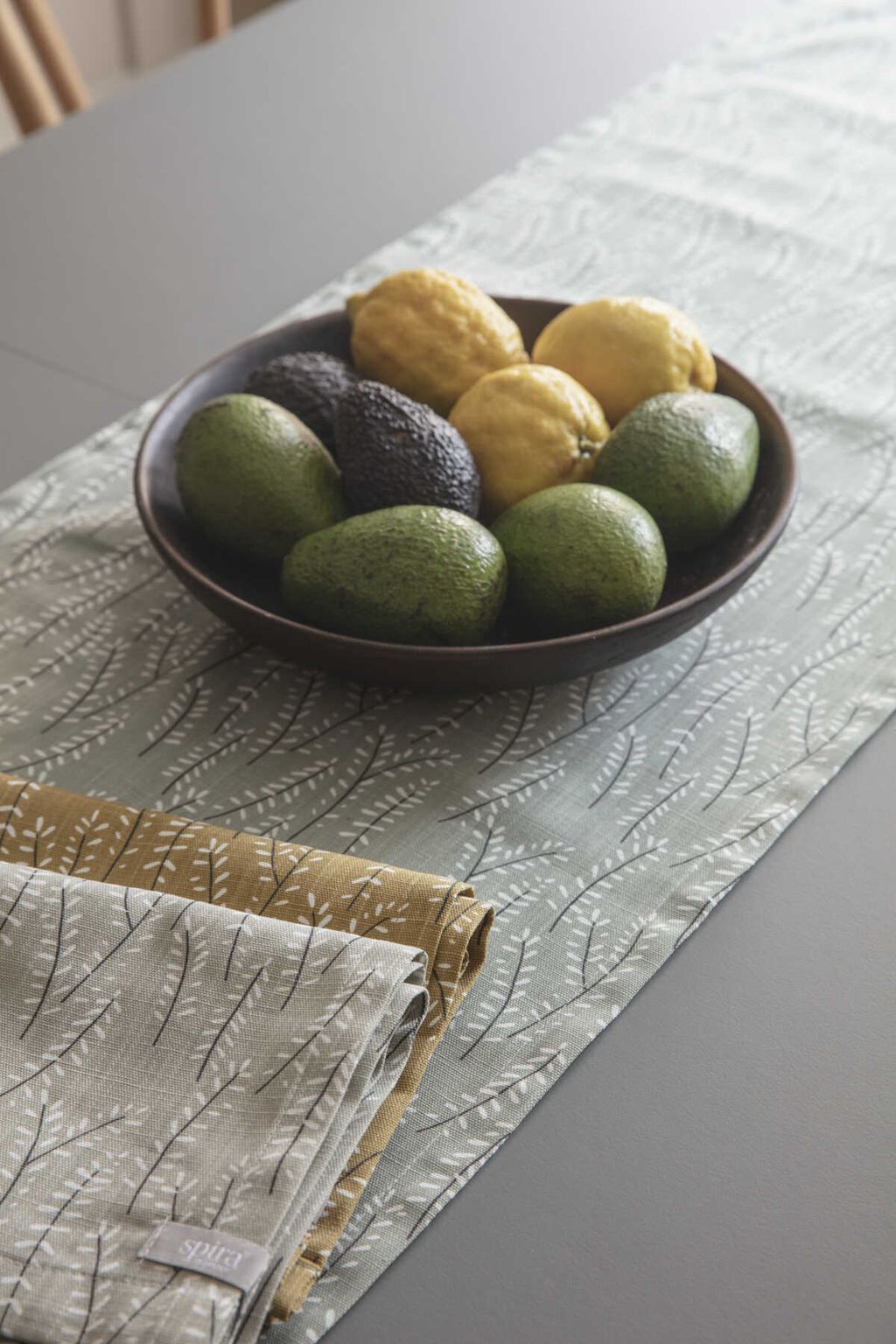 Spira Kvist Table Runner, Nature