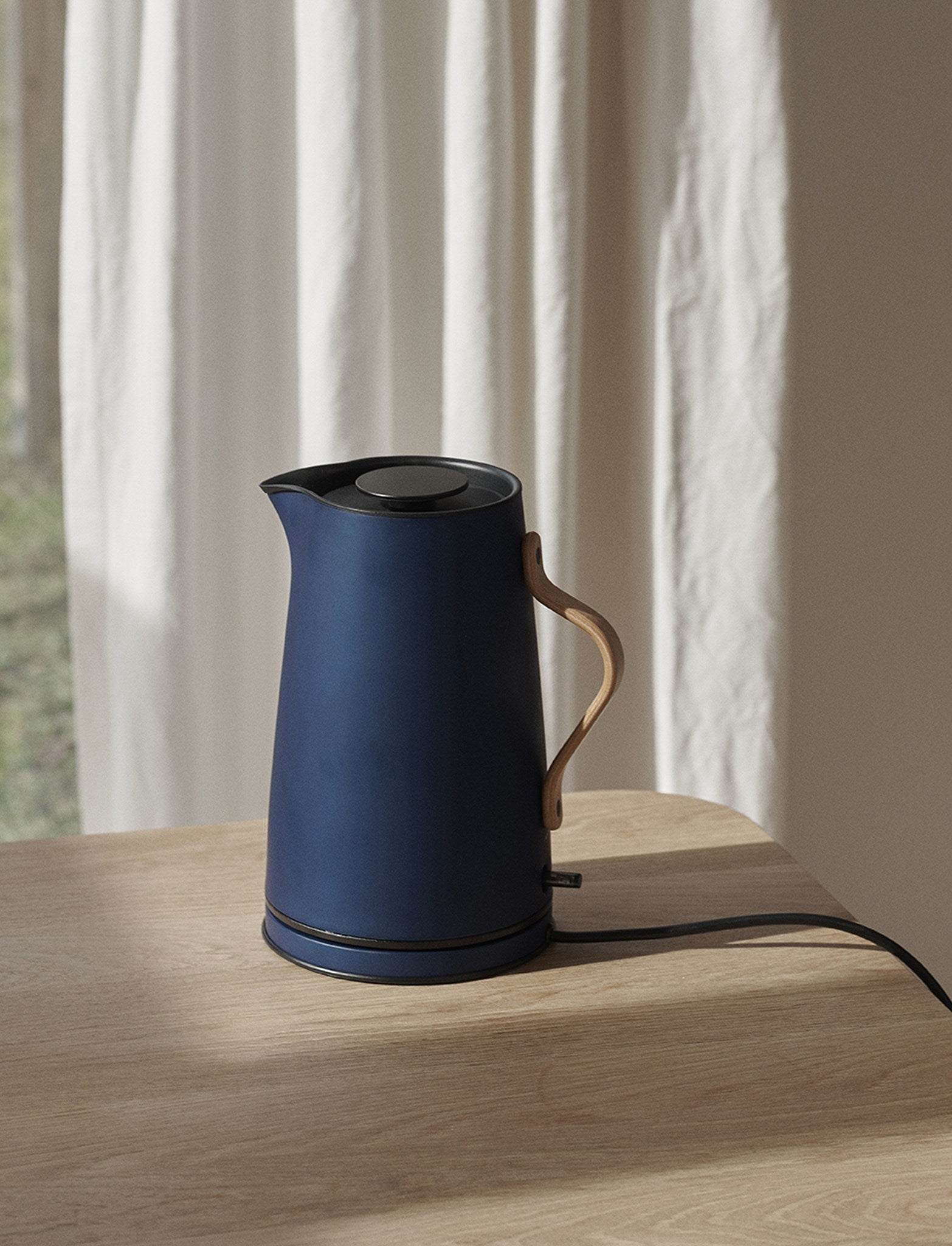 Stelton Emma Kettle 1,2 L, Dunkeblau